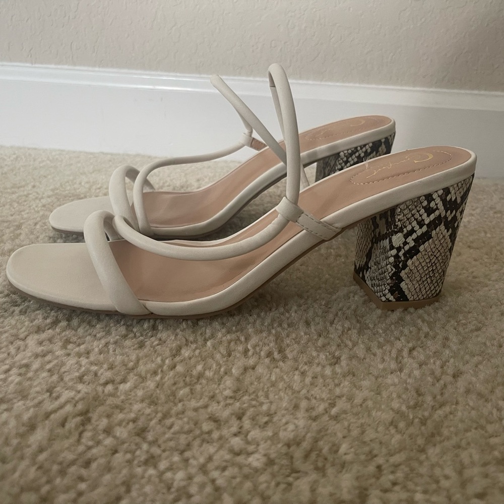 Size 11 BRAND NEW - Picture 2 of 4